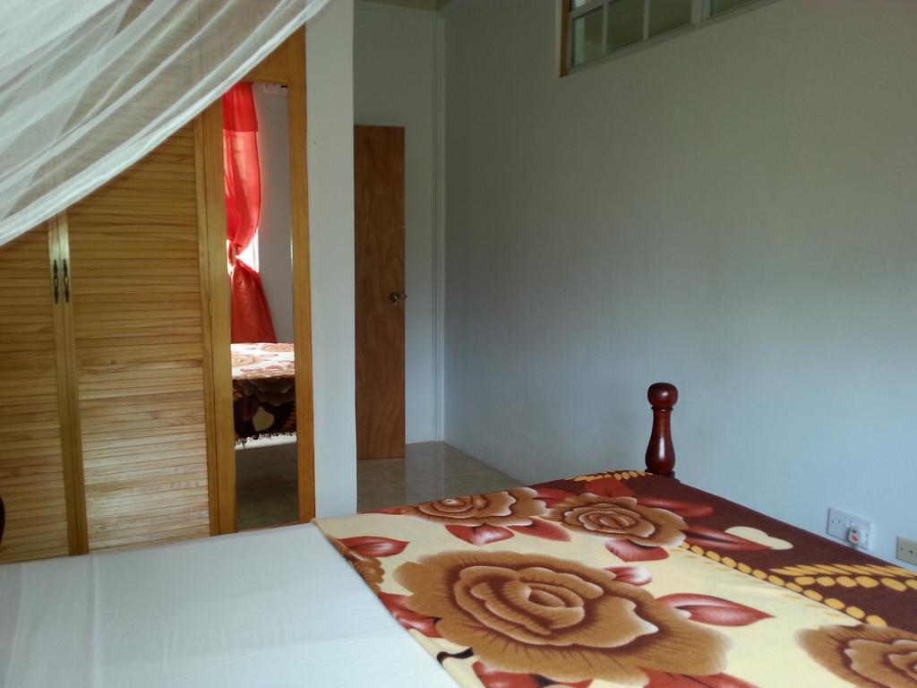 Corosol Apartments Roseau Oda fotoğraf