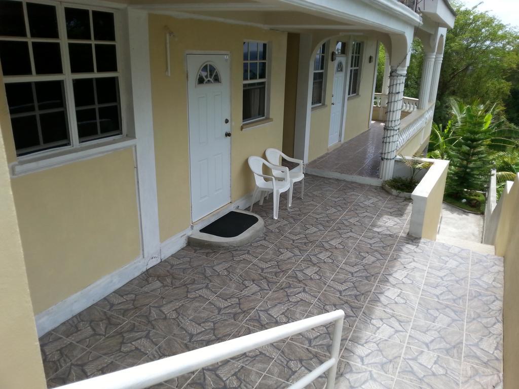 Corosol Apartments Roseau Oda fotoğraf
